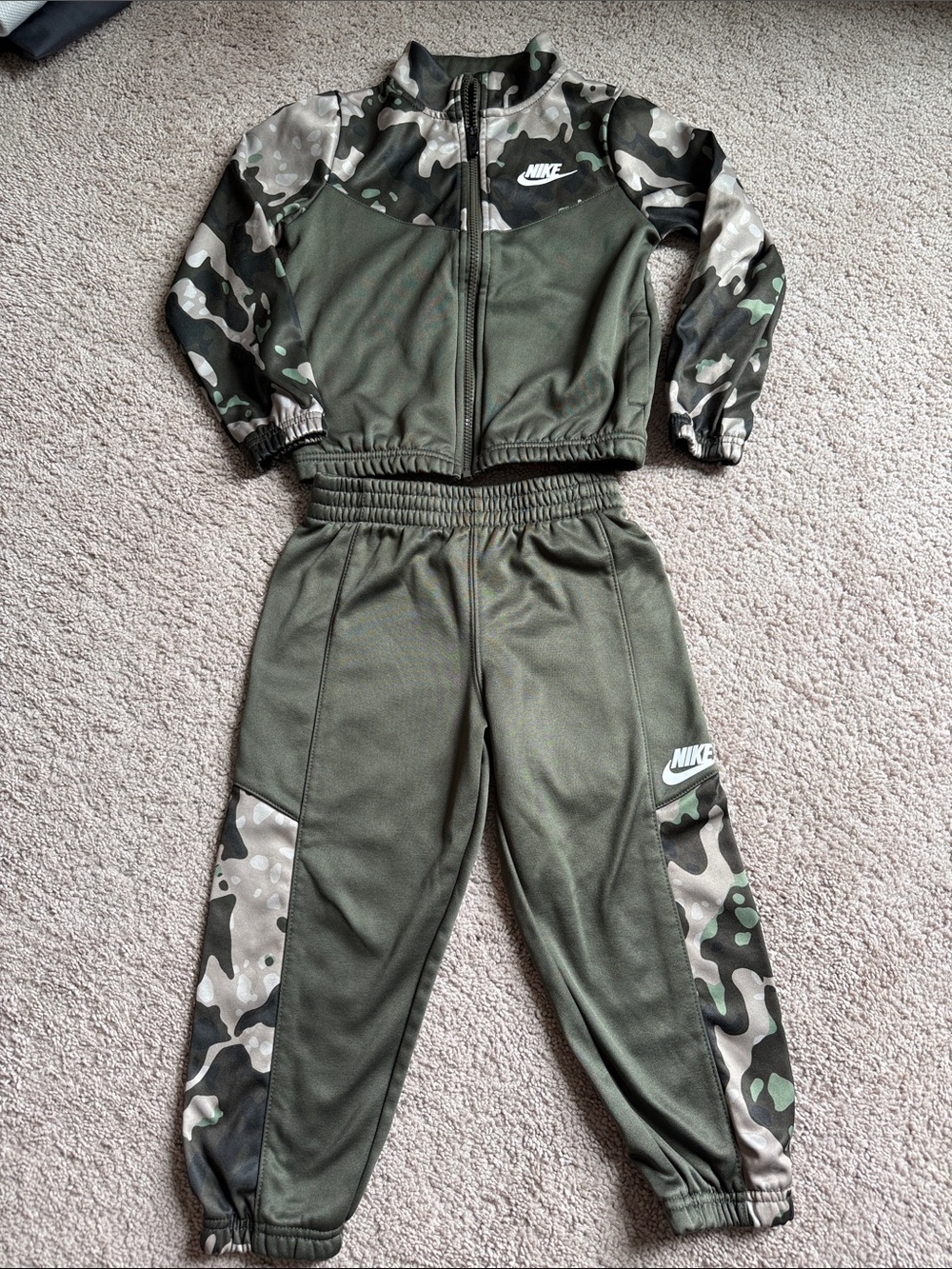 Nike Boys Size 5 Olive & Camouflage Two-Piece Track Set - Picture 1 of 5